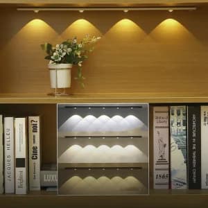 چراغ نقطه‌ای زیرکابینتی